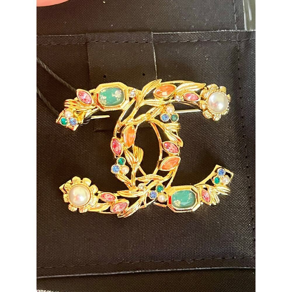 Chanel brooch multi stone pearl gold tone 2022 - Picture 13 of 14